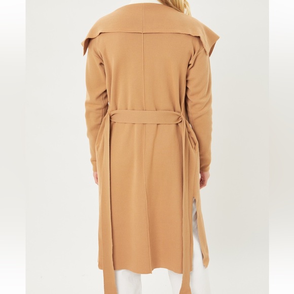 POSH LIVE LISTING - Picture 2 of 3